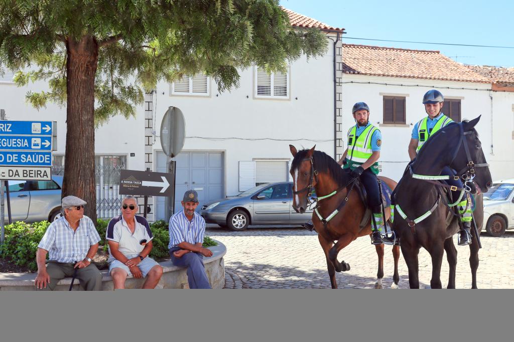 Gnr Patrulhamento A Cavalo E Vigil Ncia De Resid Ncias Reconquista