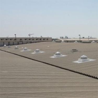 Auto Center em Abu Dhabi equipada com Tubos solares Chatron