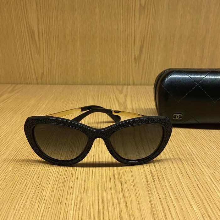 CHANEL Stingray CC Polarized Sunglasses 6046-Q Black 518271