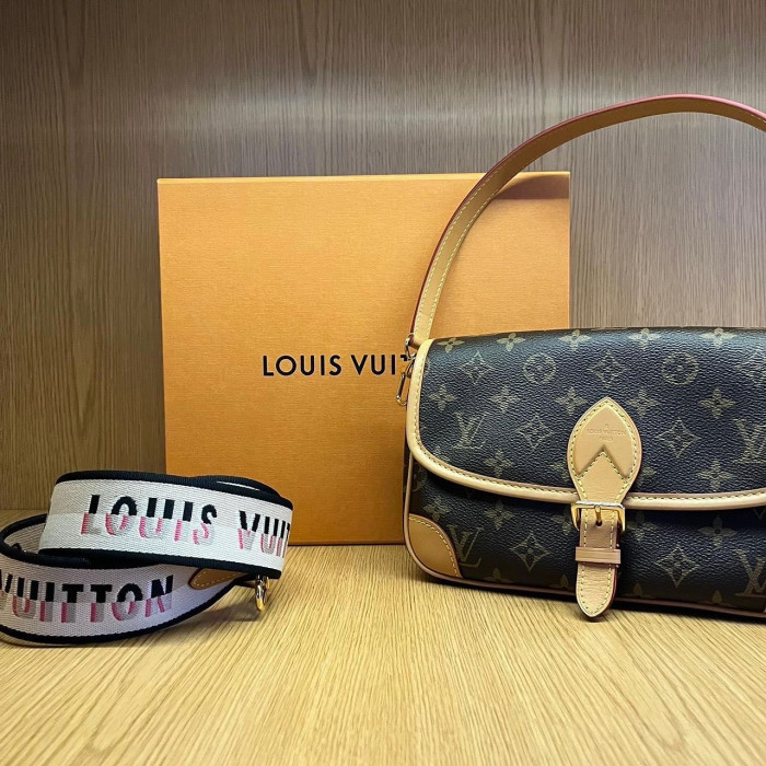 Coquette: Louis Vuitton Speedy Bandouliere