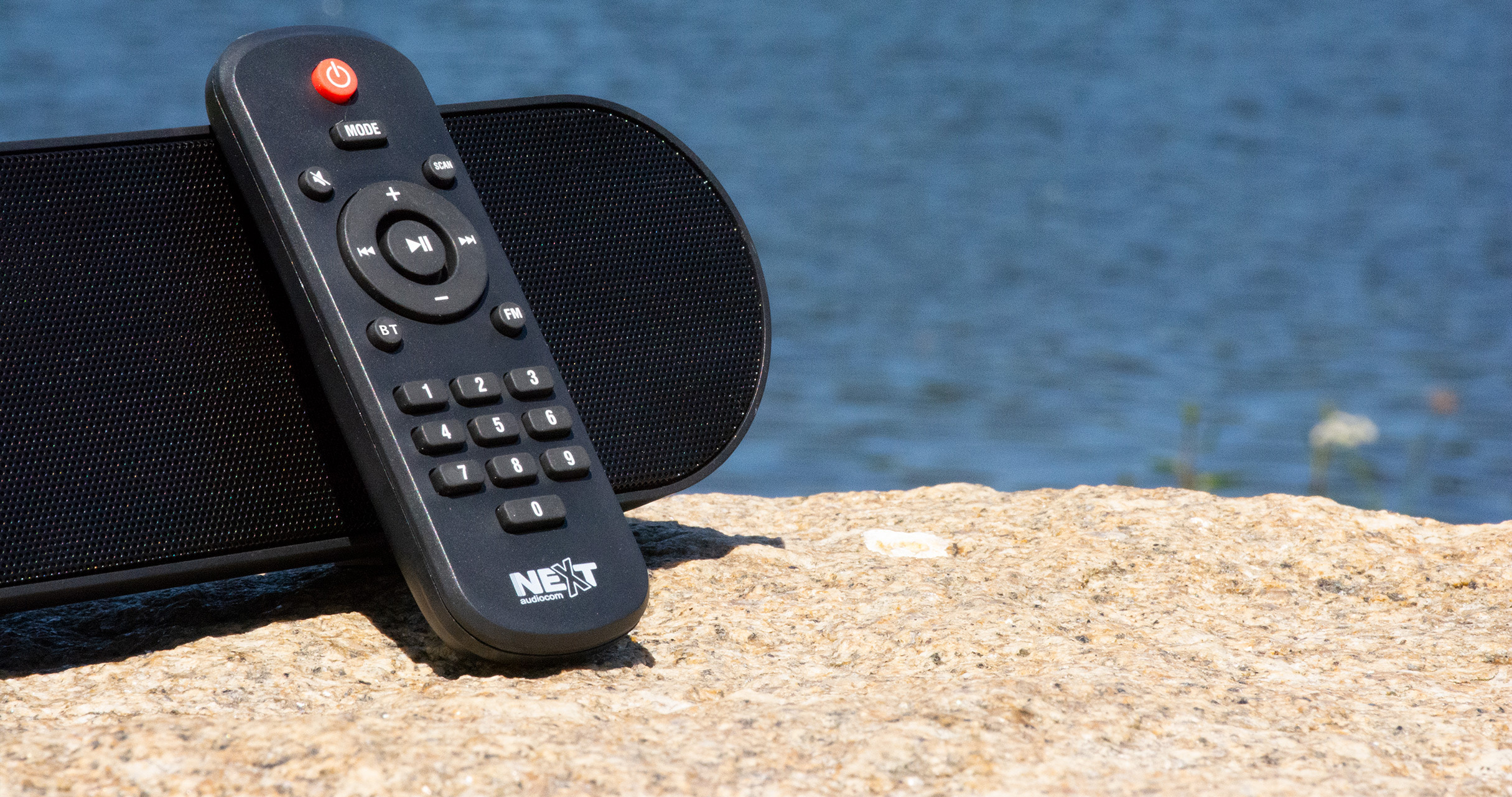 NEXT-Audiocom-modus2-portable-remote-control2