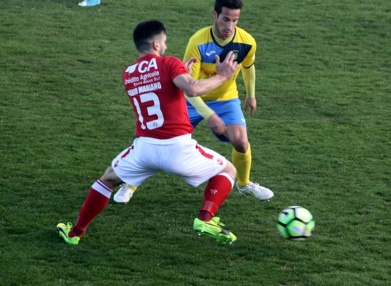 Futebol: BC Branco derrota Oleiros (2-1) e reforça o 2.º lugar