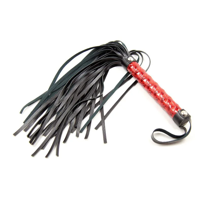 Chicote com padrão de diamante e pega de metal 39 cm vermelh