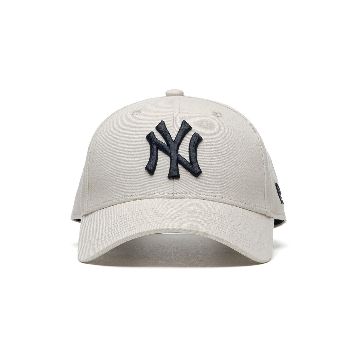 New era MLB League Essential 940 New York Yankees Cap Black